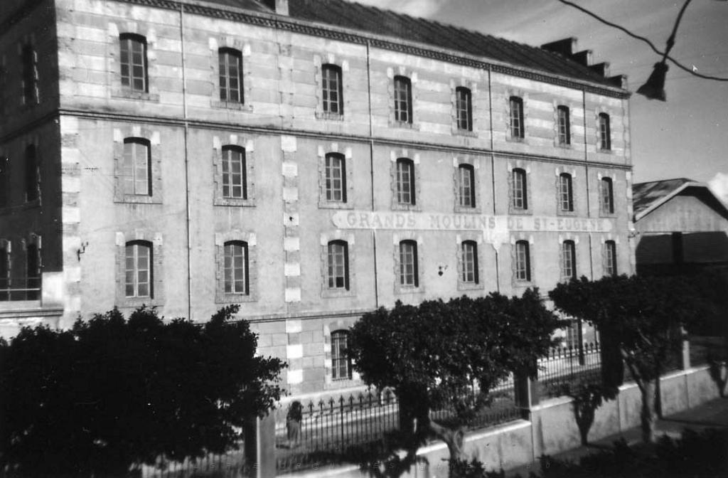 LES GRANDS MOULINS LANOE DE SAINT EUGENE.JPG